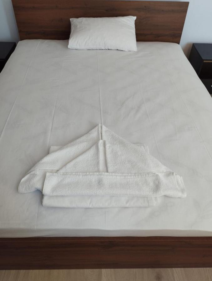 Alfa Guest Rooms With Parking Varna Exterior photo