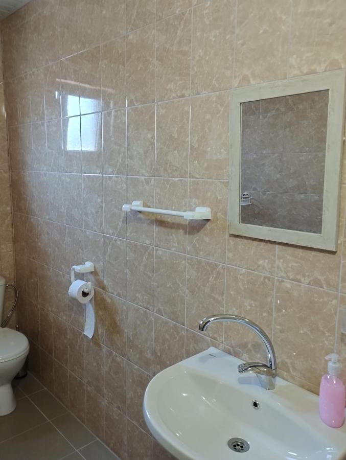 Alfa Guest Rooms With Parking Varna Exterior photo