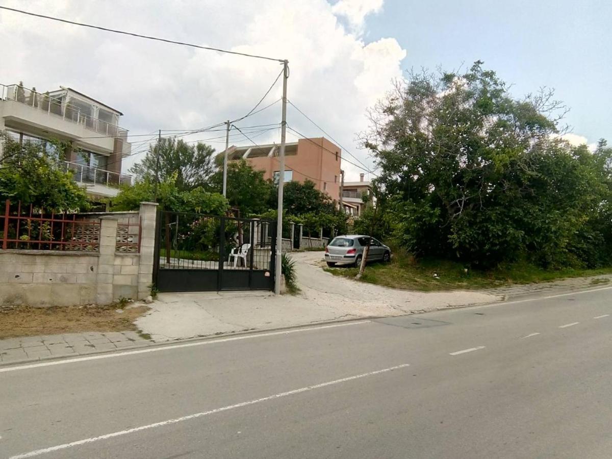 Alfa Guest Rooms With Parking Varna Exterior photo