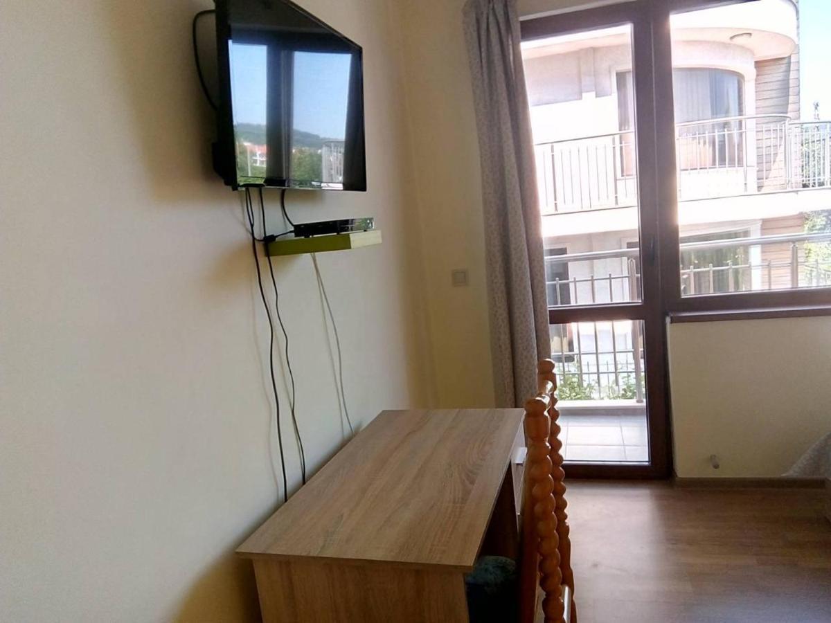 Alfa Guest Rooms With Parking Varna Exterior photo
