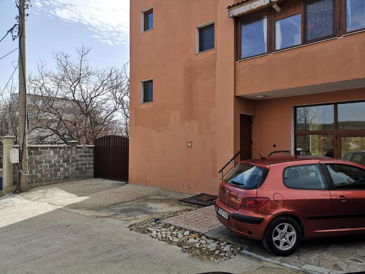 Alfa Guest Rooms With Parking Varna Exterior photo